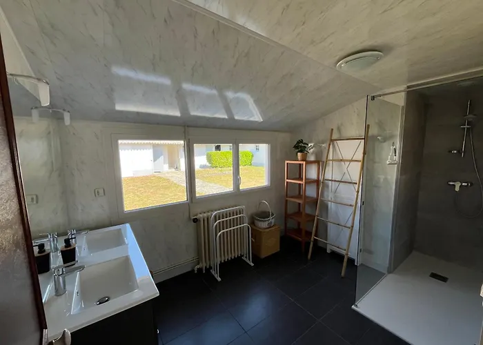 Maison De Famille A 300m De La 펜션 생장드몽