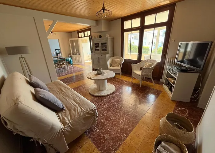 Maison De Famille à 300m De La